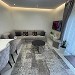 View Apartment! *