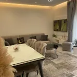 View Apartment! *